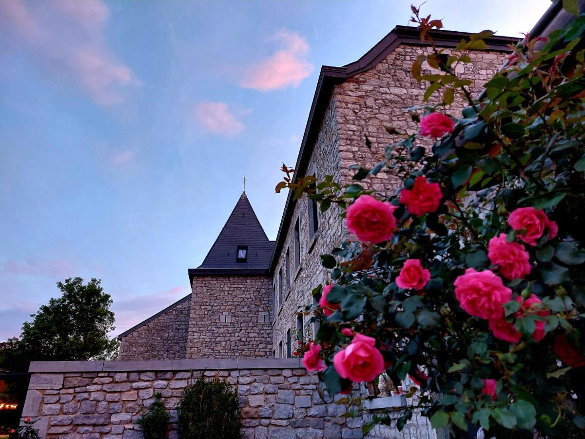 Les Suites De Petit Bomal Дюрбюи Экстерьер фото
